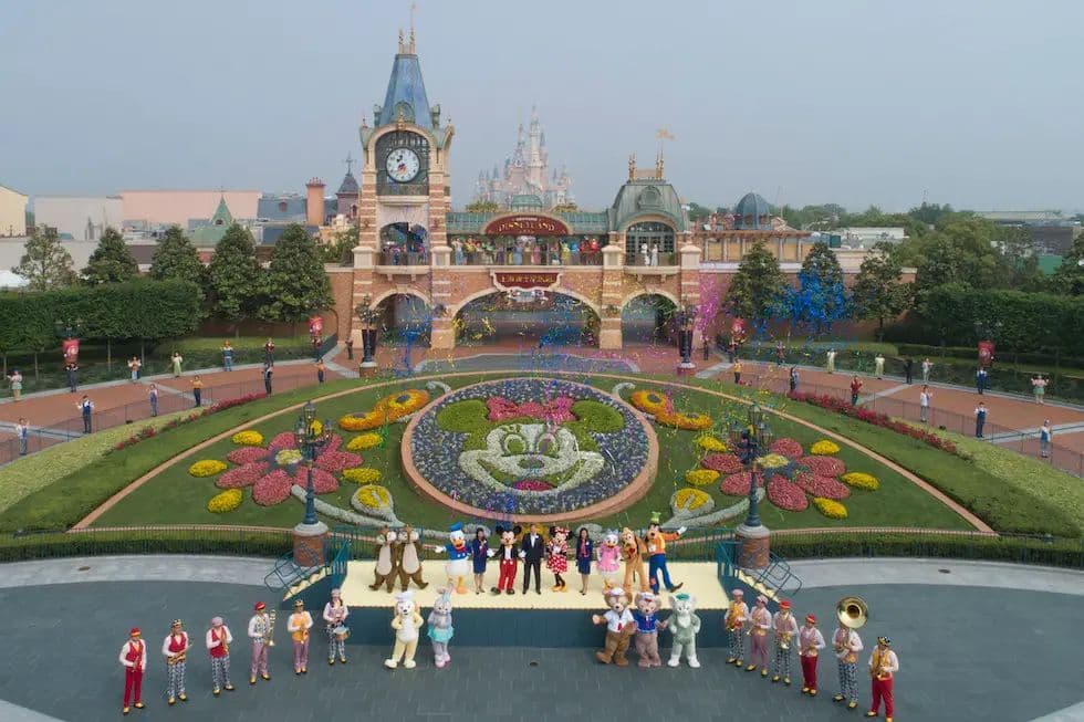 Shanghai- Hangzhou- Suzhou- Disneyland Muslim Tour